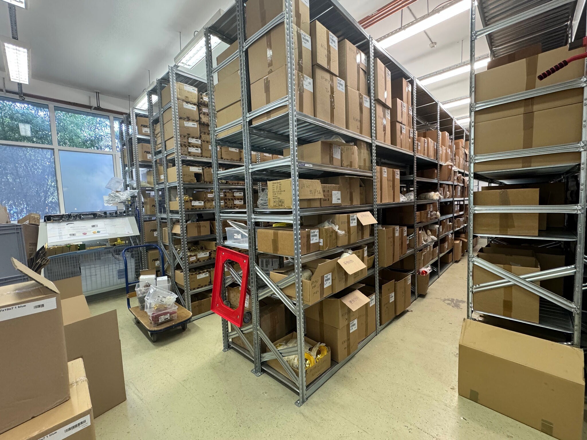 Noa trophy warehouse