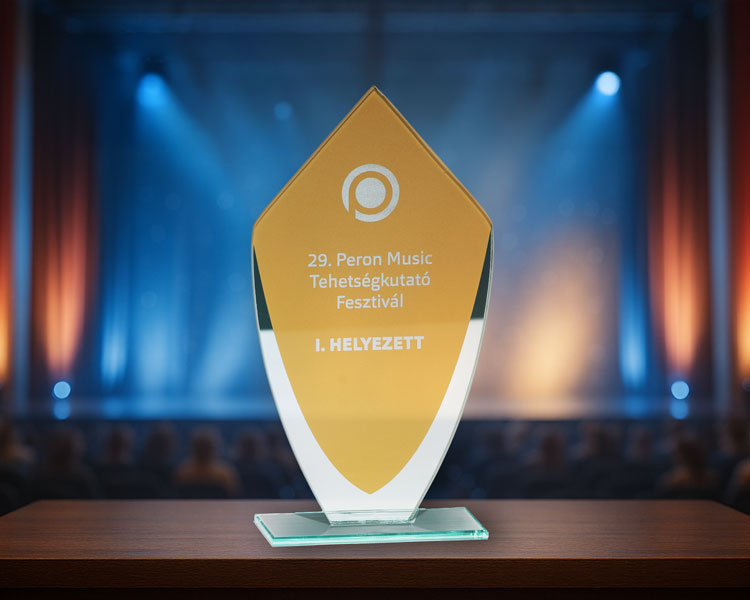 Üveg díj serleg gravírozása